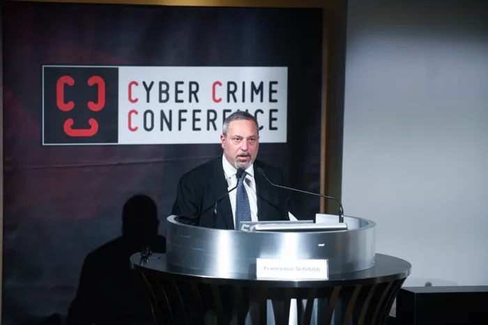 Attacchi alla software supply chain di matrice nation-state i paradigmi 3CX, SolarWinds, Volt Typhoon e XZ Utils. Francesco Schifilliti, Cyber Crime Conference