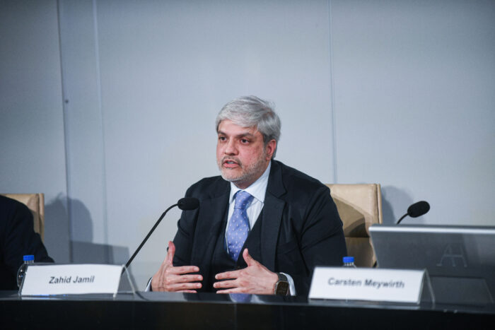 Geopolitica e Cybercrime: quando il codice diventa strumento di potere tra Stati: Platformization of cybercrime, geopolitica. Zahid Jamil , Barrister-at-Law, Advocate Supreme Court; former Legal Consultant FBI; Consultant at Council of Europe