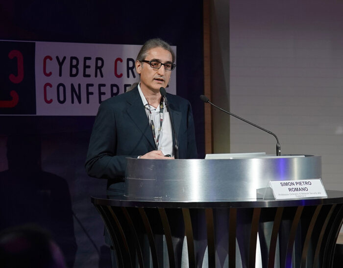 La cybersecurity nell’era dell’AI generativa: una ‘chiacchierata’ tra LLAMA2 e ChatGPT per la creazione automatizzata di exploit – Simon Pietro Romano