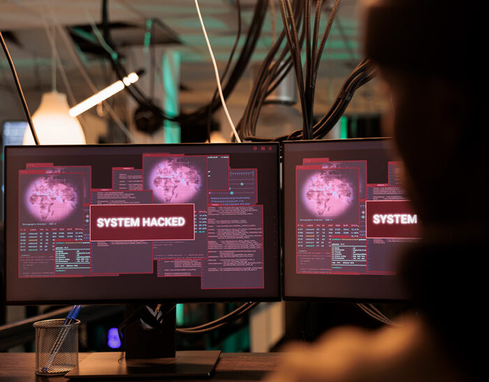 Esempi di attacchi cyber e guasti accidentali a CPS