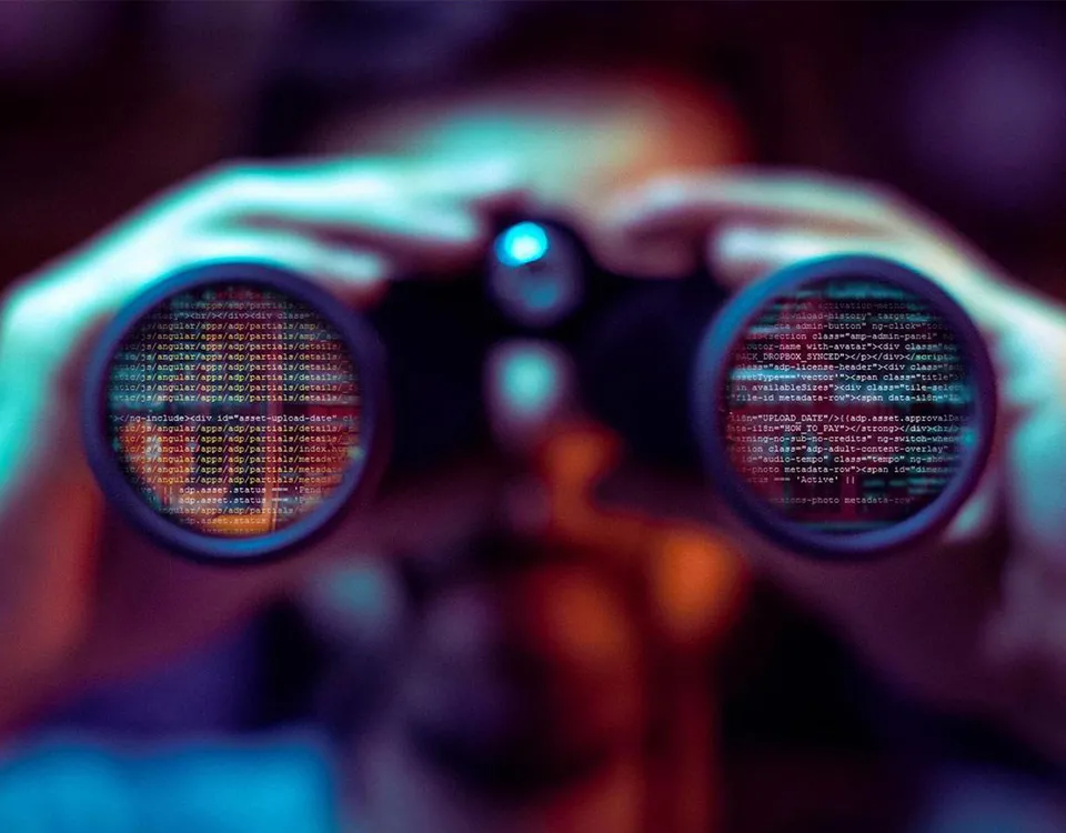 Cyberattacco a un dissidente: Ahmed Mansoor vittima di Pegasus. Scopri come gli spyware violano la privacy e mettono a rischio i tuoi dati. Cybersecurity, smartphone, vulnerabilità, NSO Group, protezione dati.