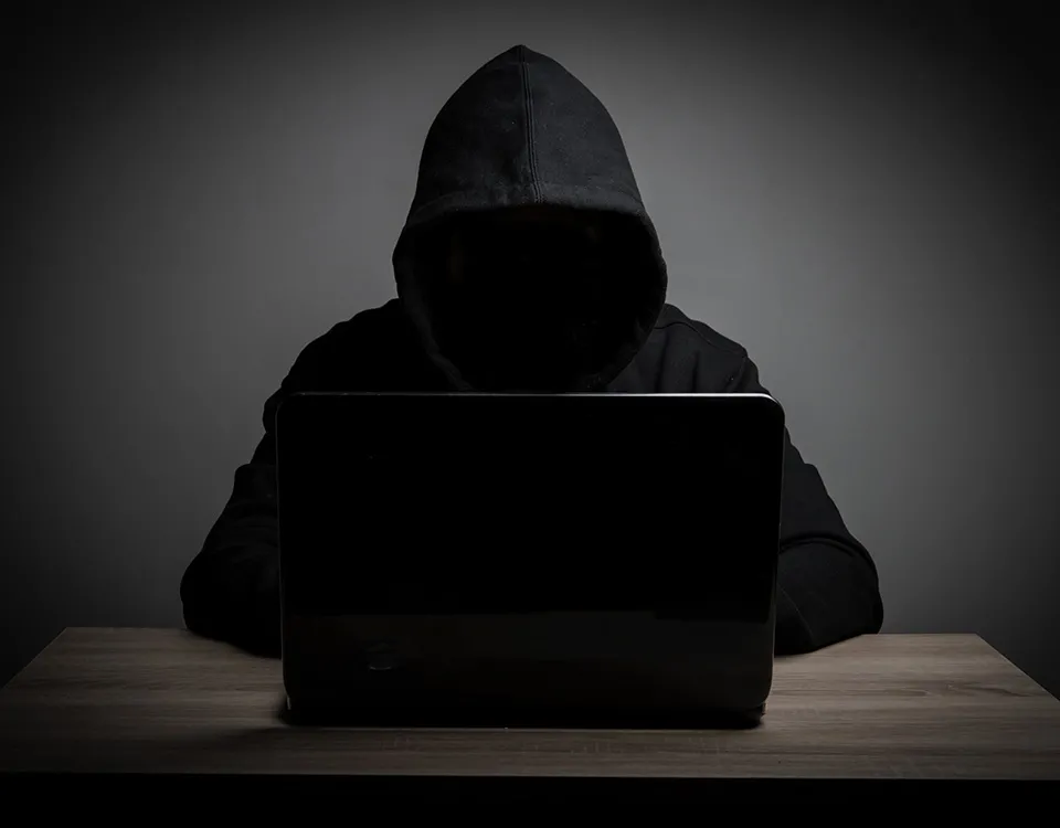 attacchi di spionaggio cibernetico con focus su Stati Uniti, Russia e Cina