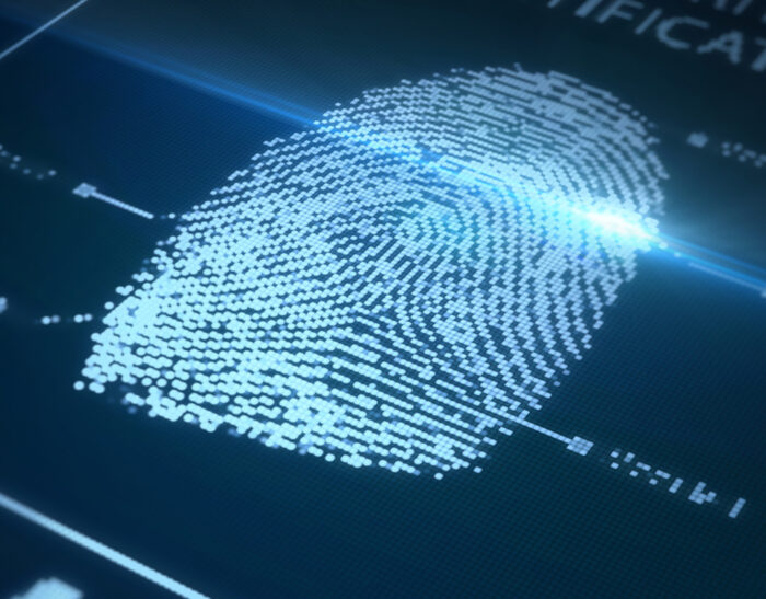 Strumenti digital forensic utilizzati dalla Polizia Giudiziaria per l'analisi di dispositivi digitali, evidenziando l'importanza della formazione continua e dell'adozione delle migliori pratiche.