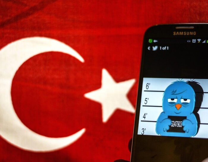 La Turchia censura internet bloccando i social media durante il colpo di stato