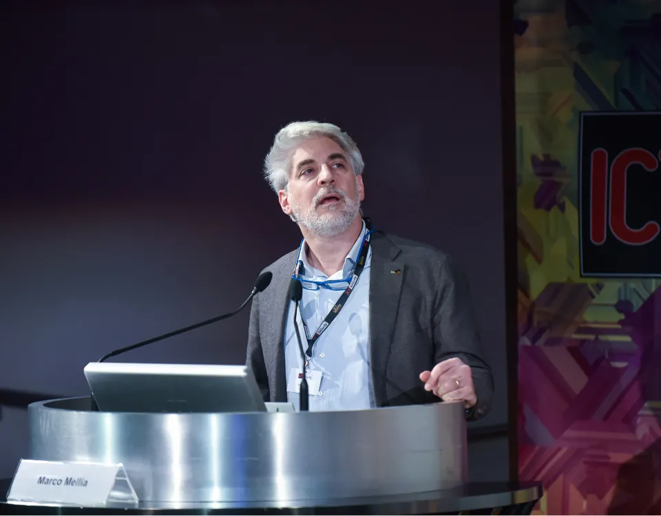 Professor Marco Mellia durante il suo intervento al Forum ICT Security 2025 sulle potenzialità e i limiti dell’AI e degli agenti autonomi in cybersecurity.