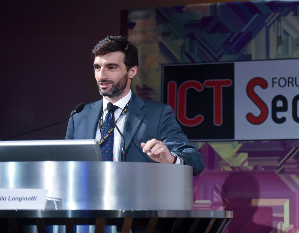 Manlio Longinotti presenta i dati sul Cybersecurity Skills Gap, evidenziando l’importanza della formazione interna nelle organizzazioni.