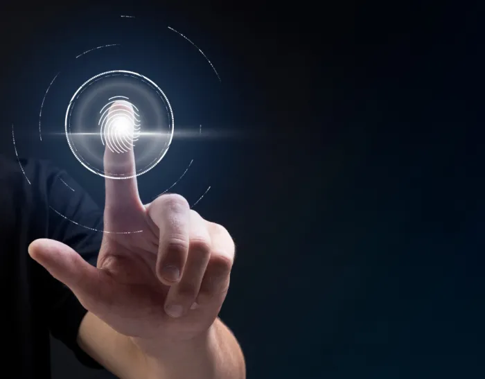 triade CIA: confidenzialità, integrità e disponibilità come fondamenti interconnessi della sicurezza informatica moderna.